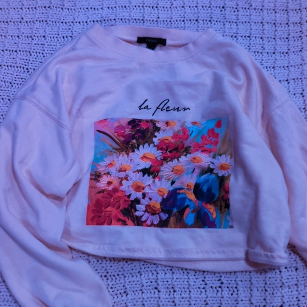 Tan floral cropped crewneck 🤍💗🌺🌸🏵️🌻